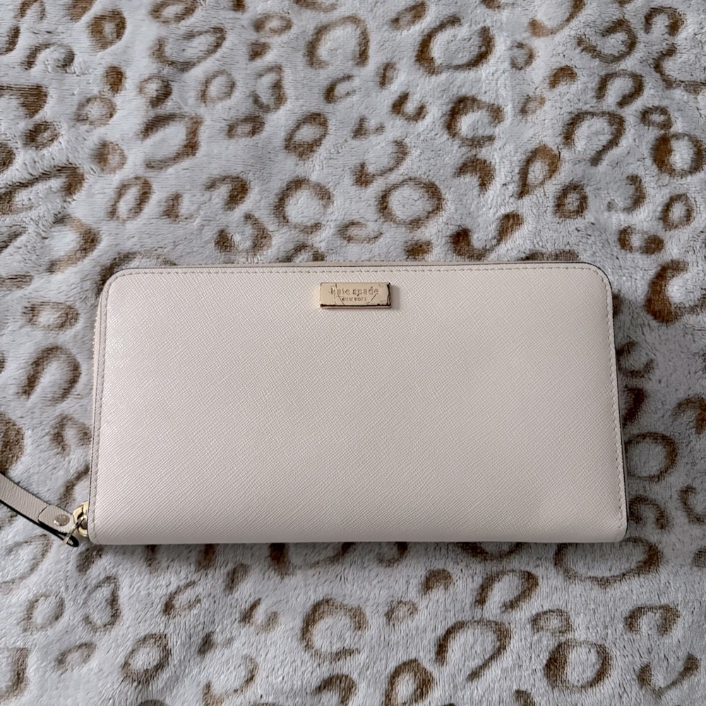 Kate Spade Cream Wallet